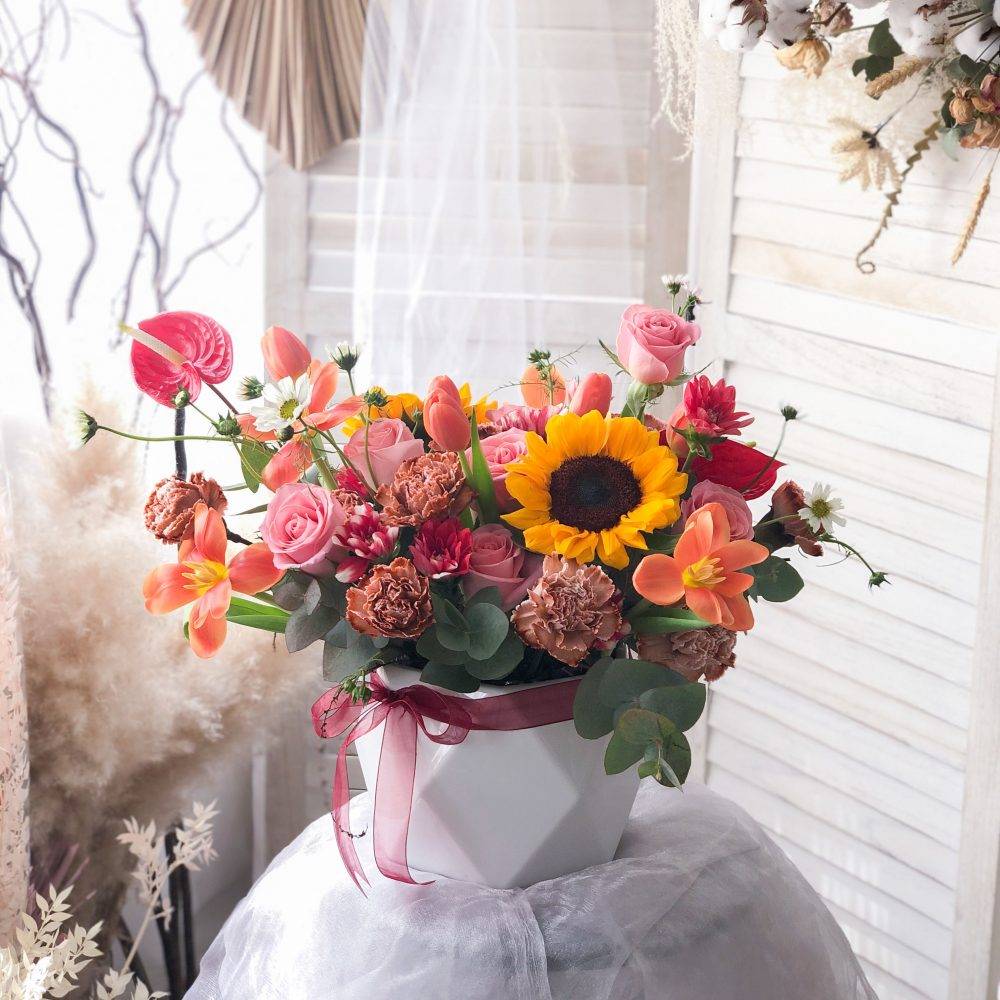 RM-489-Premium-Imported-flowers-in-vase-2-1000x1000 (1)